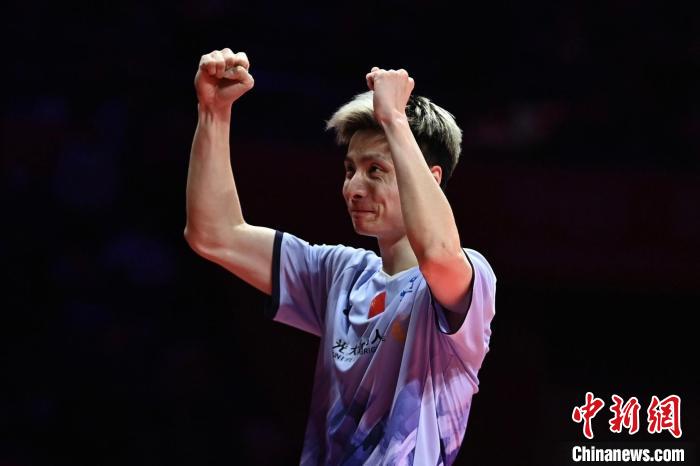 世界羽联总决赛：国羽斩获三冠 石宇奇横扫安东