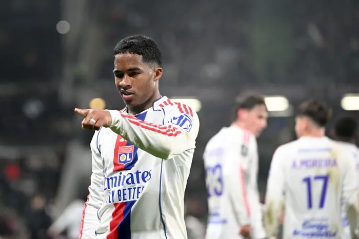 19岁恩德里克租借里昂11场造10球，皇马巨星政策