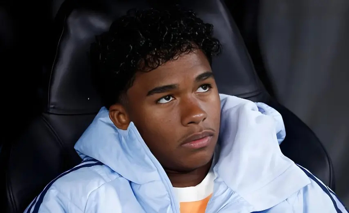 19岁恩德里克租借里昂11场造10球，皇马巨星政策