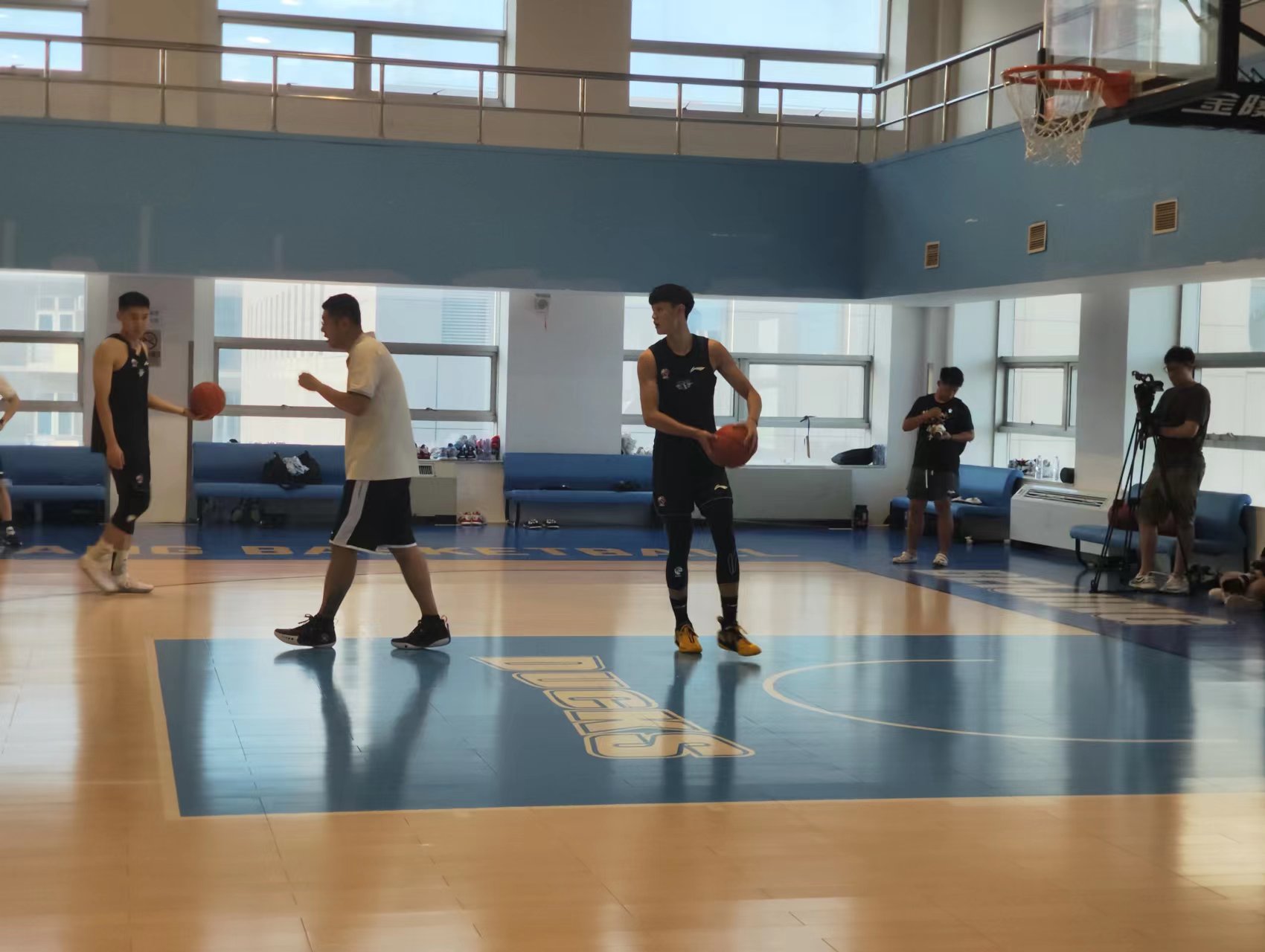 曾凡博夏训首秀展现成长 首钢队期待新赛季表现