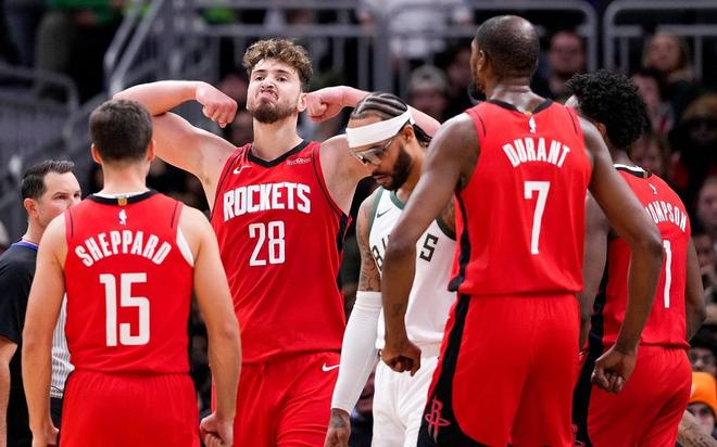 火箭队主场力克雄鹿排名跃升西部第五 谢泼德