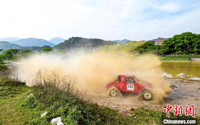 福建福安穆阳河道越野赛上演速度与激情，坦洋