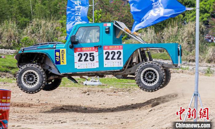福建福安穆阳河道越野赛上演速度与激情，坦洋