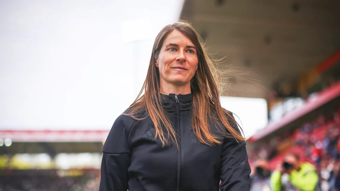 34岁德国女足名将成德甲首位女性主帅，柏林联首
